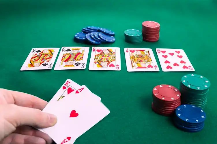 Tampilan permainan Wild West Gold di liga 788 menampilkan gulungan, simbol koboi, dan panel taruhan